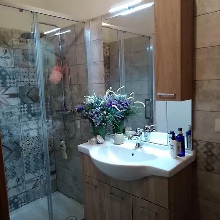 Contradapetri Homestay